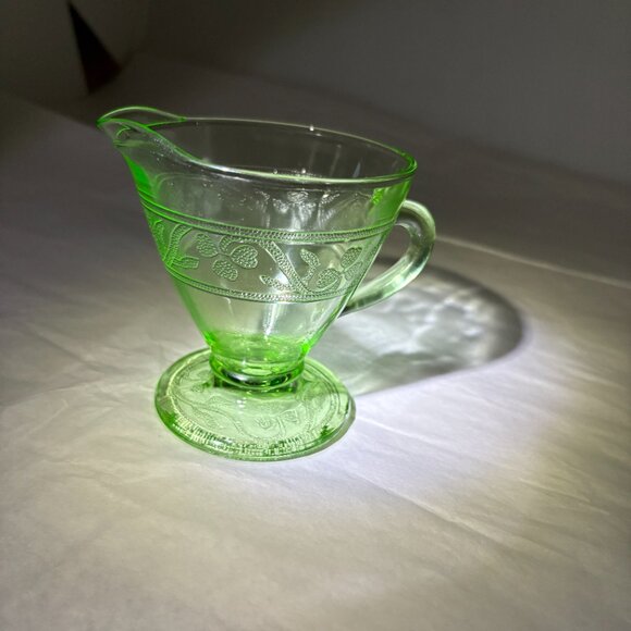Vintage 1930s Hazel Atlas Cloverleaf Green Creamer - Picture 7 of 7